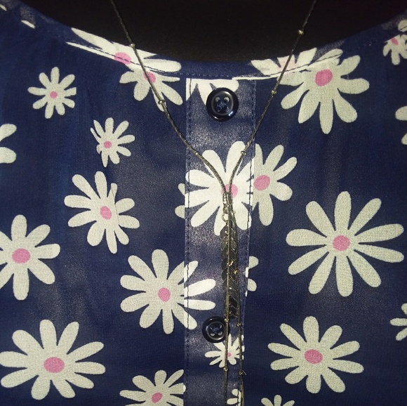 🌼Never Worn Semi Sheer Crop Top.🌼 - Picture 2 of 4